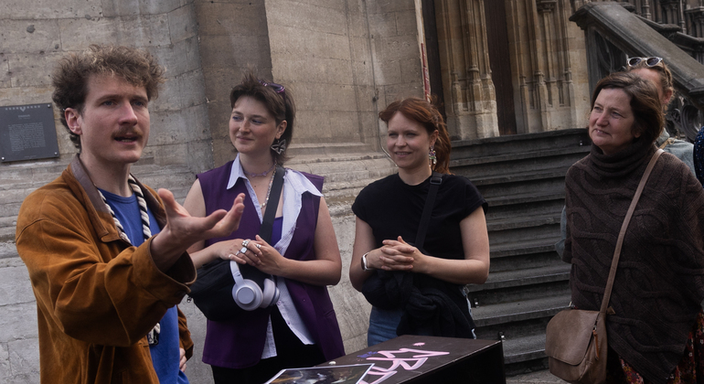 Montmartre Free Walking  Tour